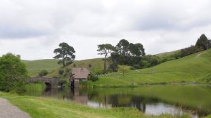 hobbiton lake